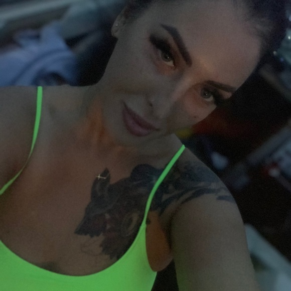 Meet ME aka Apryl NV - Picture 5 of 11